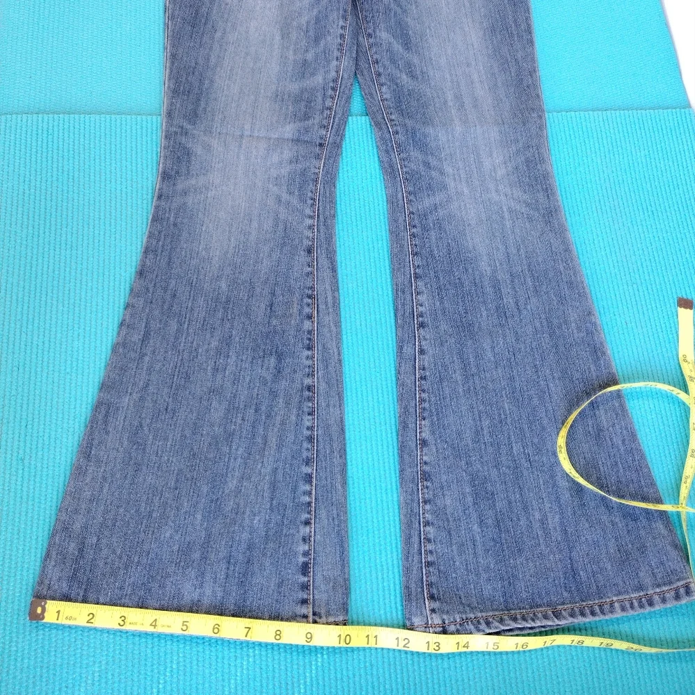NWT Old Navy Junior Girlfriend Classic Rise Flare Jeans - Adj Waist - 12 Plus